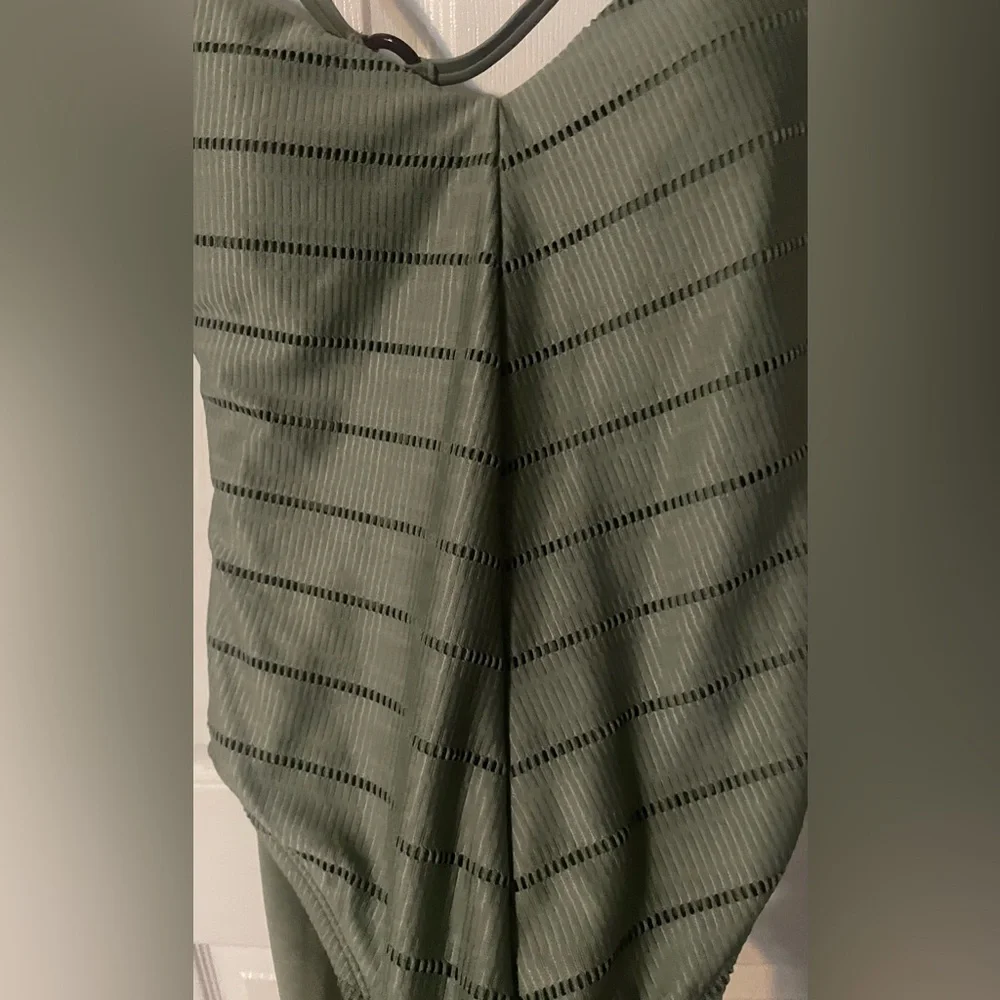 NWT Time and Tru Olive Green V-Neck One Piece‎ Swimsuit Size Medium